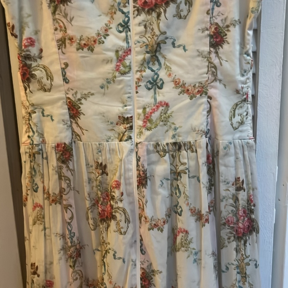 Kitten D’amore. Designed in Australia. AU Size 6 - Picture 10 of 12